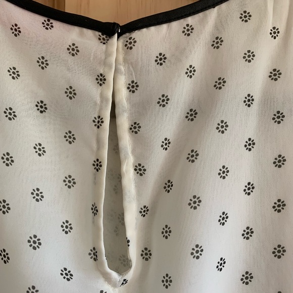 Elle sleeveless sheer blouse with liner - Picture 5 of 7